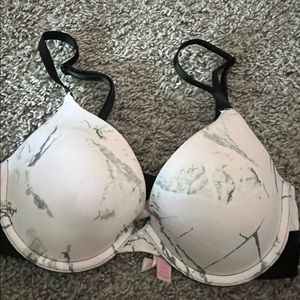 PINK Victoria’s Secret bra